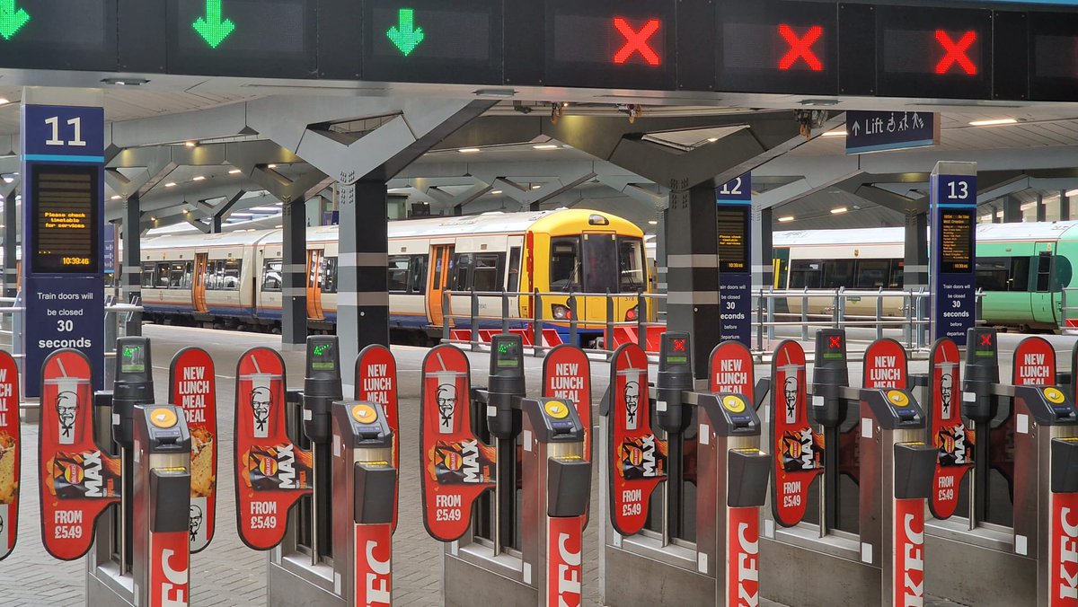 FHSoc's tweet image. Easter Special: Overground services terminating at London Bridge for one day only @thirstforwine @ianvisits #windrushline #4TrainsPerHourToLondonBridgePlease