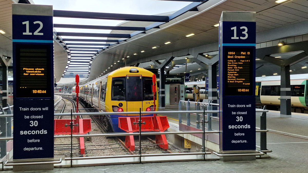 FHSoc's tweet image. Easter Special: Overground services terminating at London Bridge for one day only @thirstforwine @ianvisits #windrushline #4TrainsPerHourToLondonBridgePlease