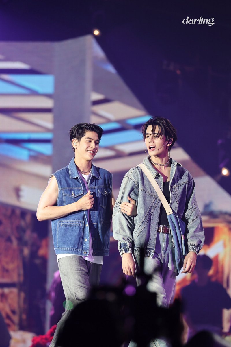 darlingx98's tweet photo. อ้อนพี่หมอกหน่อย ~ 🥹

#LastTwilightOnStage
#jimmyyjp @jimmyyjp_ 
#sea_tawinan @Sea_tawinan https://t.co/gBvhGTh4I0