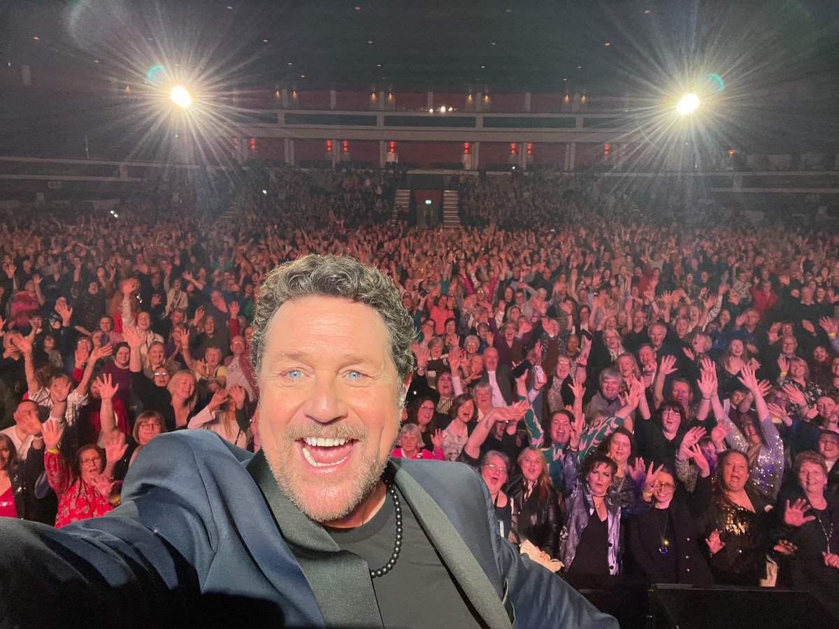 That’s it! Cardiff, it’s a wrap 🤩 Thank you to each and every one of you that made this tour one of the best ever 🎉 #onwiththeshow #onwiththeshowtour #cardiff