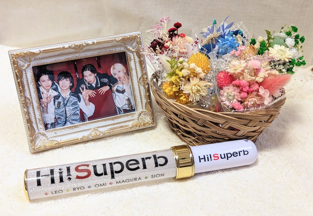 wanco_ichi23's tweet photo. かっこよくて、かわいくて、ダンスも歌も上手くて、さらには面白くて。Hi!SuperbはわたしにとってNo.1のユニットです。
たくさんの笑顔をありがとう。ずっとずっと大好きです。またいつか会える日を信じて。
❤💛💙🩷💚
#HiSuperb #ハイシュパ https://t.co/rNtzHCWEwq