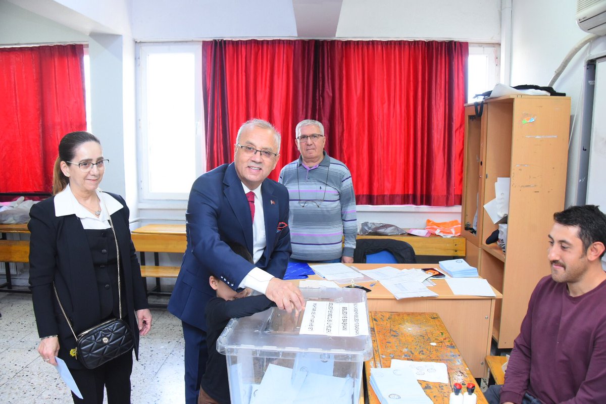 ZekiKAYDA's tweet photo. Ülkemiz Ve Salihli’miz İçin Hayırlı Olsun
31 Mart Mahalli İdareler Seçimleri dolayısıyla Milli Egemenlik Ortaokulu’nda oyumuzu kullandık. Yapılan seçimin ülkemiz, milletimiz ve Salihli’miz için hayırlı olmasını dilerim. https://t.co/HFG2yZC7nY