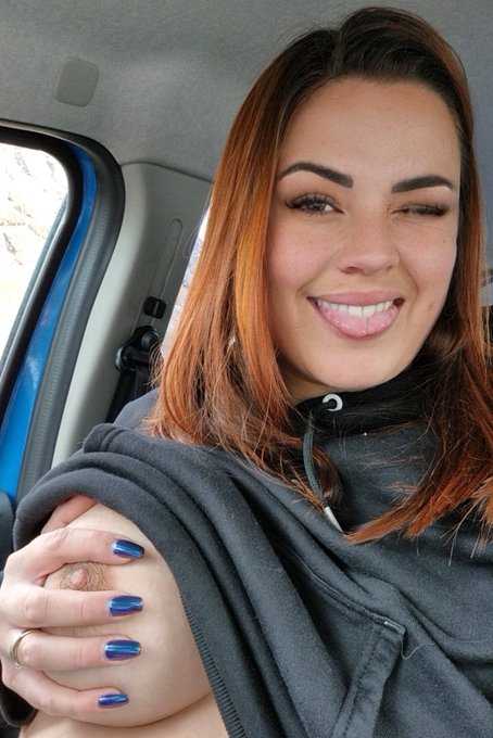 #happyeaster 😘😘 joyeuses p&acirc;ques https://t.co/JM3UNyTpt3<a href="/tag/happyeaster"class="tags">#happyeaster</a>