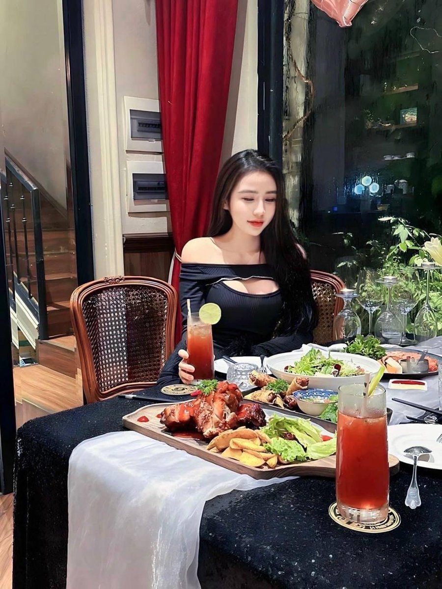 海外目前最强赚钱模式，0风险0投资高回报，主要是长久稳赚项目！【转发评论点赞我的第一条作品，可领取红包一个，提供截图发我即可】还在等什么，联系我吧。