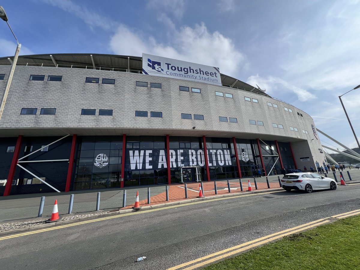 HarrisAcademyPE's tweet image. Sunny morning in Bolton as we get ready to leave for the National Football Museum in Manchester! 

All pupils are well rested and enjoyed a filling breakfast in the hotel! 

@HarrisAcDundee
@PremExperience