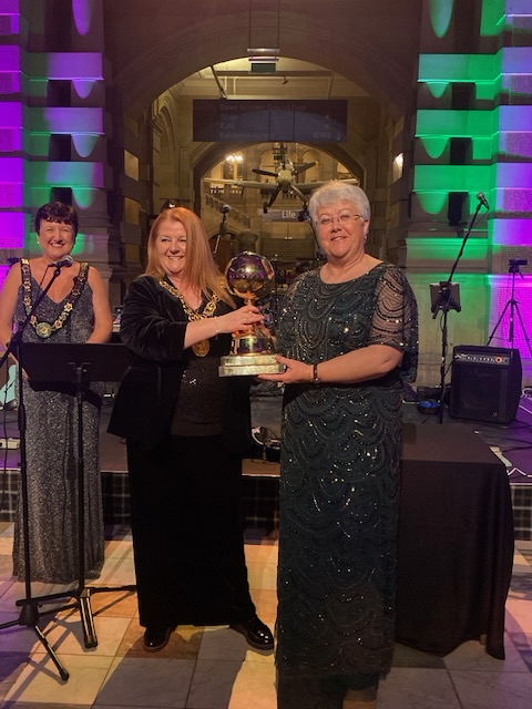 LordProvostGCC's tweet photo. Fond farewell to the World Irish Dancing Championships.

Delighted to hand over trophy to Dublin last night 30 March.

Accepted by Grainne O’Connor former Chair &amp; witnessed by successor Sandra Connik.

Good luck everyone 🇮🇪☘️🏆
#clrg #worldirishdancingchampionships https://t.co/VYbqphO5yO
