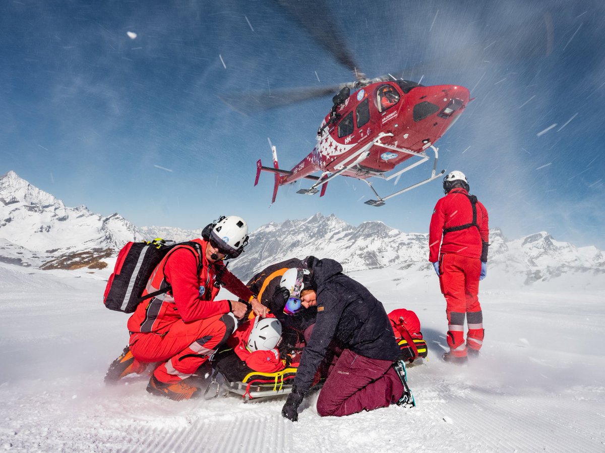 🚁 Kyyti 3 300€ (33min)

🤕 Ensihoito 450€

🏥 Sairaalahoito 🇨🇭🇫🇮leikkauksineen ~ 6 000€

Tuon verran laskua seurueemme jonnen pannuista Zermatt'issa.🏂🏔️

------

Matkustajavakuutuksen vuosihinta 40€/v. 

#matkustajavakuutus #airzermatt