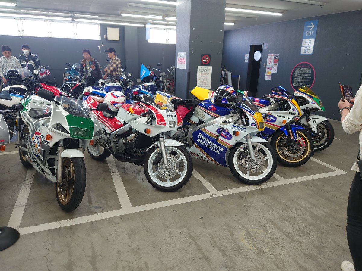 qzd10610's tweet image. #2ストミーティング
#YAMAHA 
#tzr2503ma
本日は2ストミーティングでした
色々な方ともお話出来ましたし
新たな方との繋がりも
ns400?500?の方も来ていました
新車かと思うぐらい綺麗で自分の3maもしっかり整備して綺麗に維持していきたいと思いました
