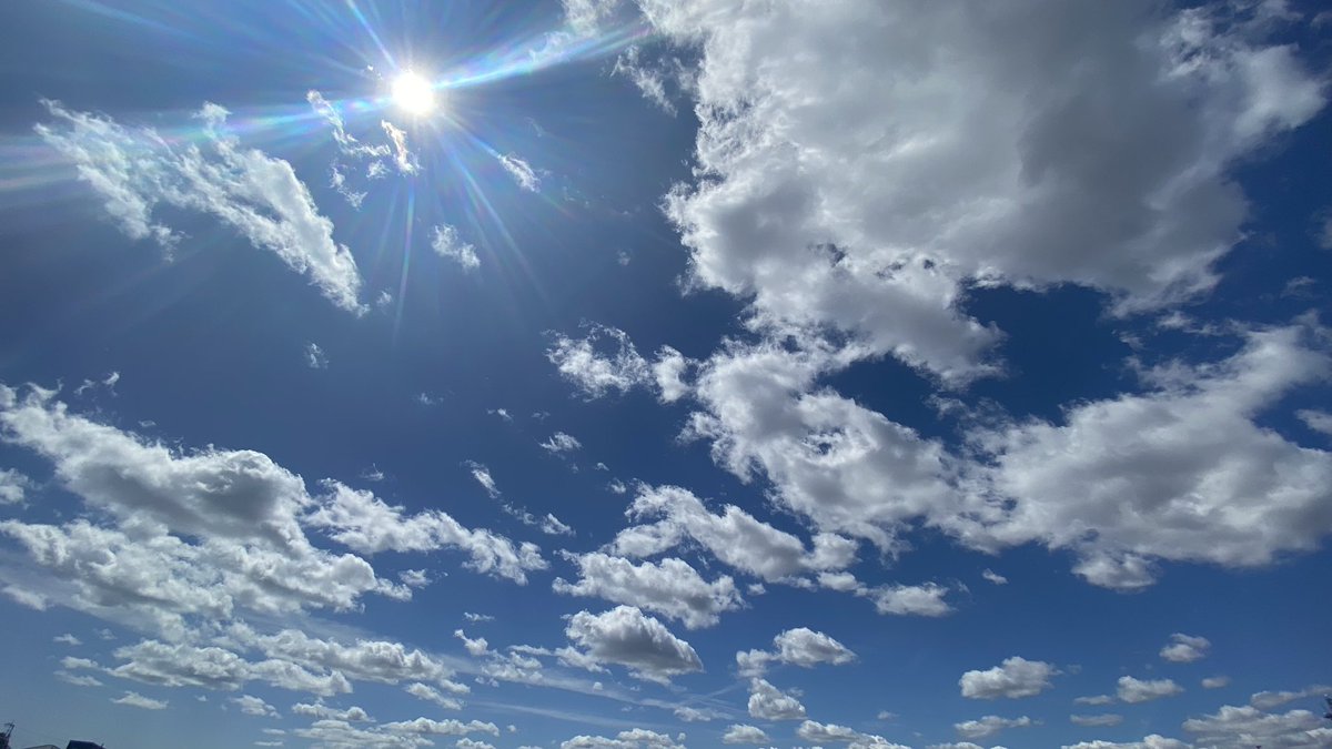 chako3692's tweet photo. 最近の空
#空
#写真
#スマホカメラ https://t.co/aRuvBq2pKG