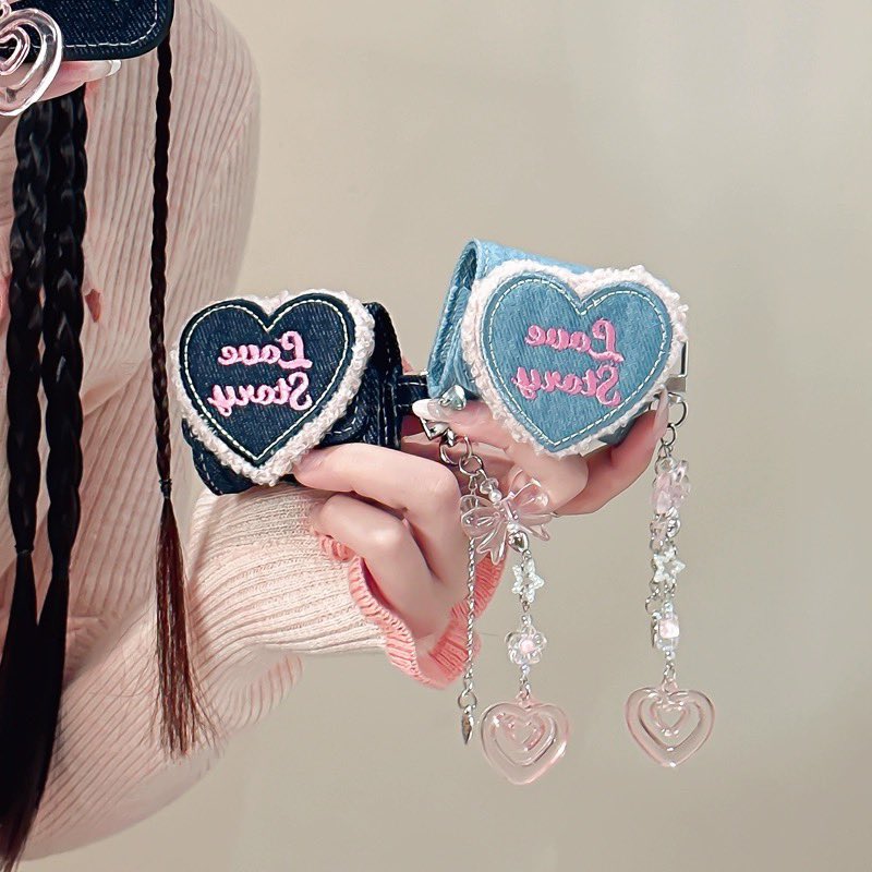 Peepinkshop's tweet photo. เคสแอร์พอดเป็นเดนิมโซคิ้วแค่ 189.- ทุกรุ่น ราคานี้ได้ทั้งเคส+สายคล้องประดับเลย 💗 https://t.co/DkdfxoU4eu
