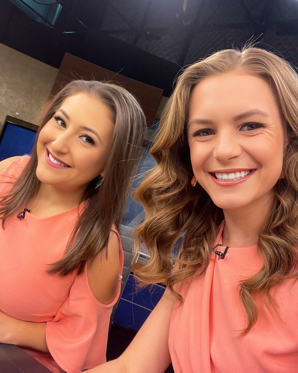 madithemet's tweet image. HOPPY EASTER! @GinaWSOC9 and I will be here until 8A so join us for a looking at the AMAZING holiday forecast ahead ☀️🐣🌷@wsoctv