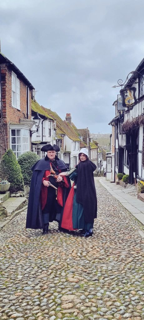 kinkyeventuk's tweet photo. @joedragovich #Rye #Mermaidinn The #Hawkhurst gang returned @NilsVisser @HeritageRye https://t.co/RlCGOwaQhP