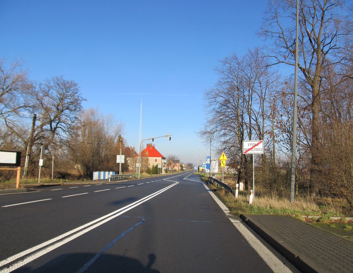 International border between Vysoká (Czechia 🇨🇿, foreground) and Trzebina (Poland 🇵🇱, background). 📸: 2015. #Czechia #Česko #Poland #Polska #Riigipiir #Confine #Border #国境 #边界 #Granica #Grenze #Fronteira #Frontière #Σύνορα #Кордон #Граница #Mpaka #Robeža #Perbatasan