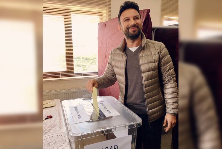 omrgnd's tweet image. Senin bir vatandaşlık görevin de, Karma, Ölürüm Sana, Aacayipsin tadında albümler çıkarman…