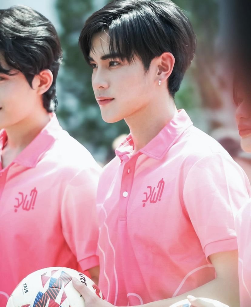 iianSol's tweet photo. Fourth on pink is goddam pretty. 😍🎀
#Fourthnattawat @tawattannn_ https://t.co/9v0j0WdLWf