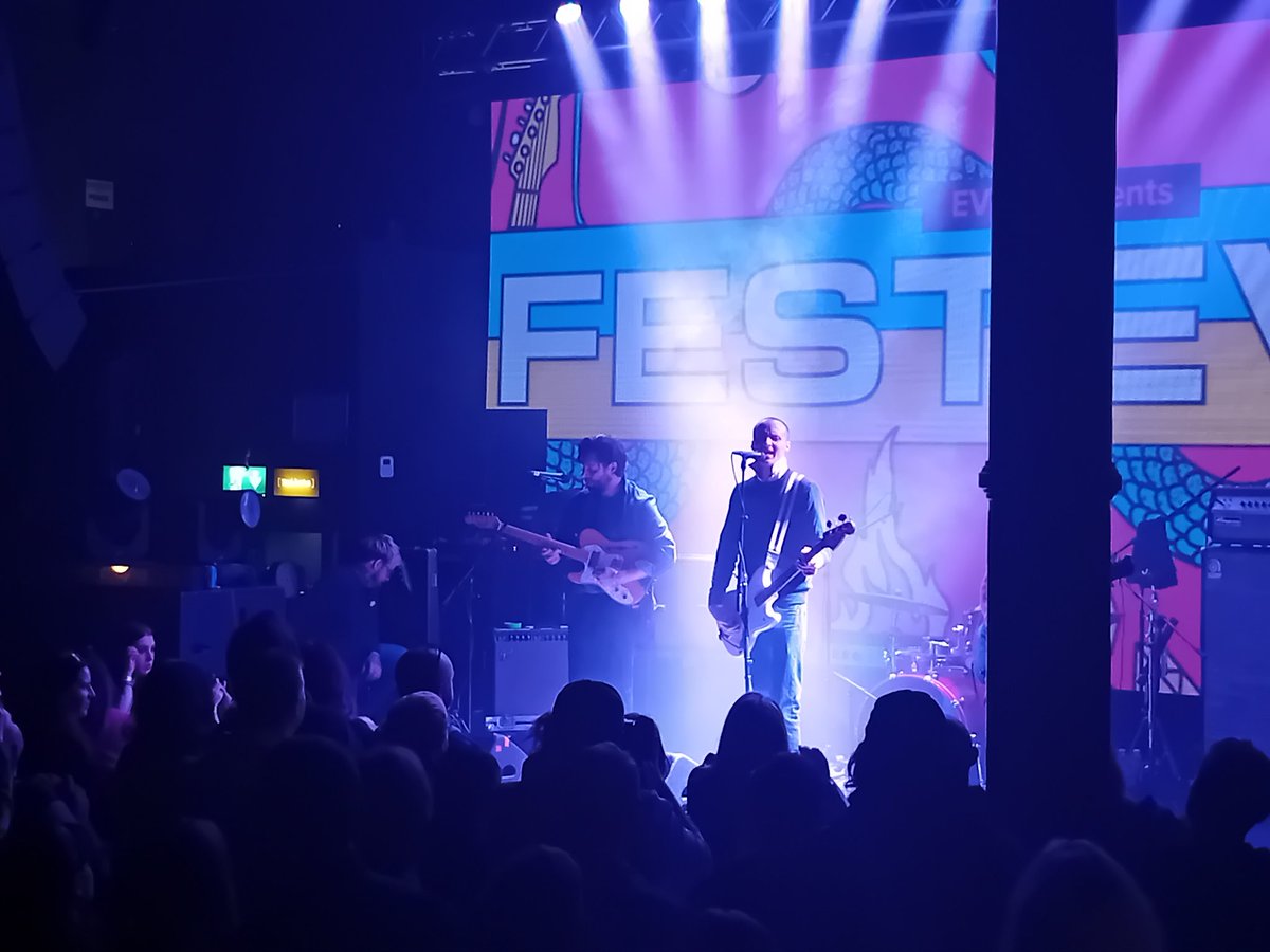 Some great performances at #FestEvol24 yesterday, but pick of the bunch for me was this stunner from @86TVsband. 🎸💙