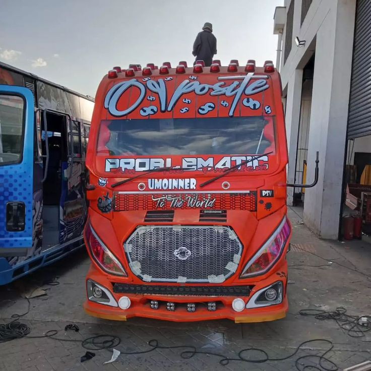 princegershom_'s tweet image. Kenyan&apos;s matatu industry is bad news.. No kidding.

Photos from #pintrest
#matwanaculture