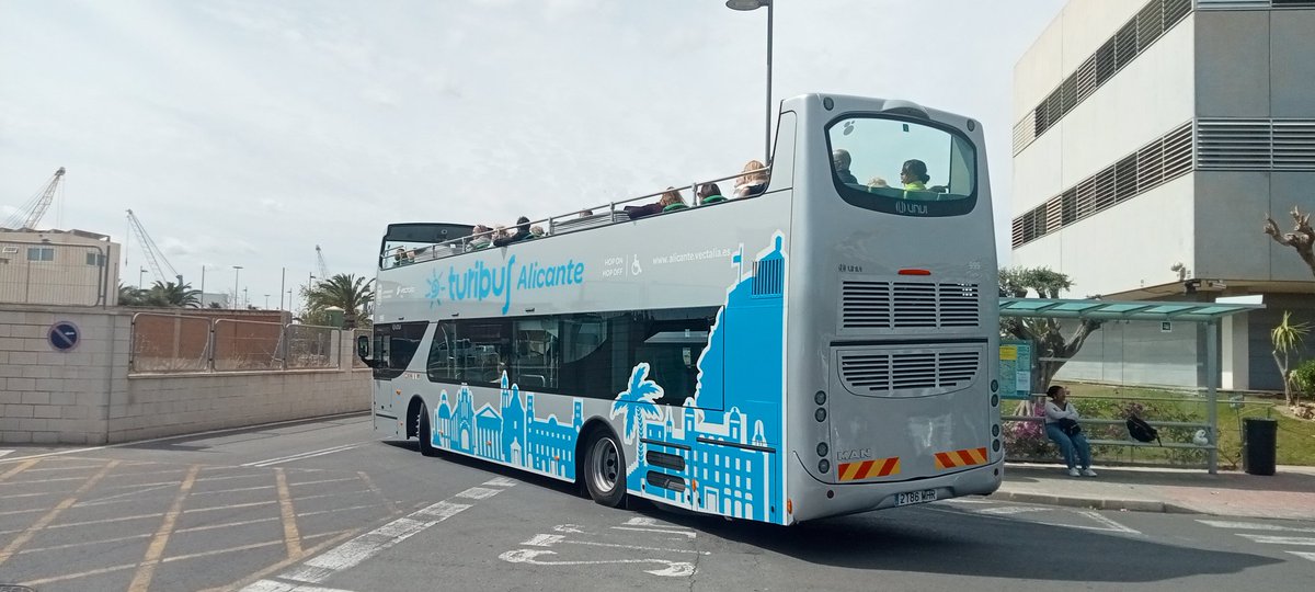 #unvibus #manbus #Alicante #vectalia 

♻️ Empresa

Vectalia

🔄 Línea / Líne

Servicio bus turístico

🚍🚍🚍 : 

995

🚌🚌🚌 : 

Unvi bus Man 

@vectalia
@mantruckandbus 
@unvi_uk