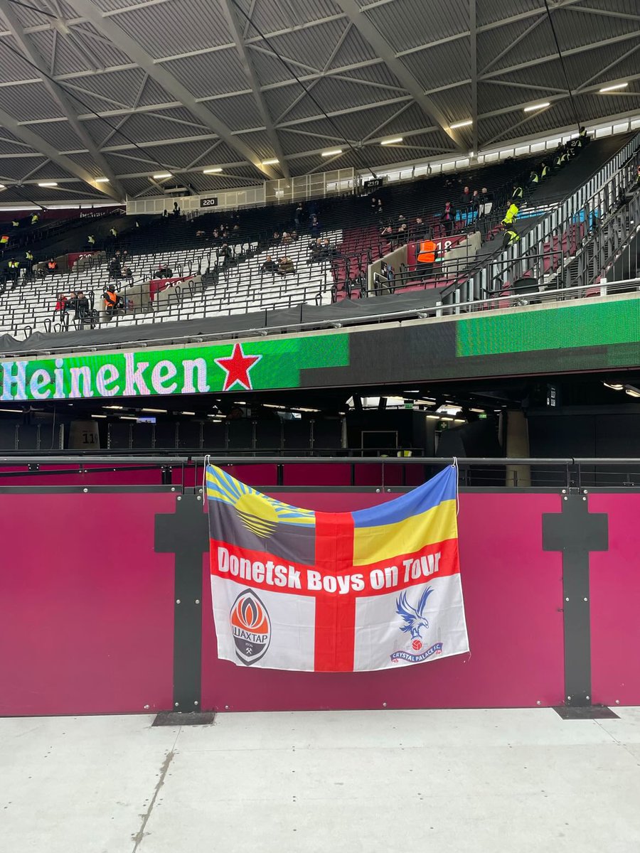 The owner of (below) flag has notified us that @NFFC prohibited them from bringing it into Palace away end yday Reason: “Guidance from @premierleague says 🇺🇦 flags can be treated as a political message + may cause issues with safety. Thus it should not be displayed” Really?!😡