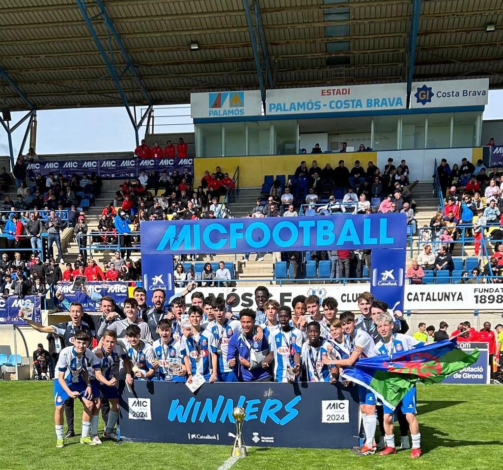 Super   super 5 estrellas infantil A Espanyol campeón del Mic en palamos   después  ganar al Andorra en los penaltis 6a5 más emoción imposible fe lucha i entrega. Los. De. Toni Mejías fueron merecido campeón. En  semis golearon ,0a3 al barsa este equipo ganó el de arnedo