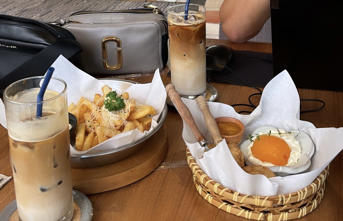 🍊📍 Unfashion Cafe District 39  <a href="/aroii/">@aroii บอกต่อ</a>  <a href="/Kin24hrs/">กิน24ชั่วโมง</a>