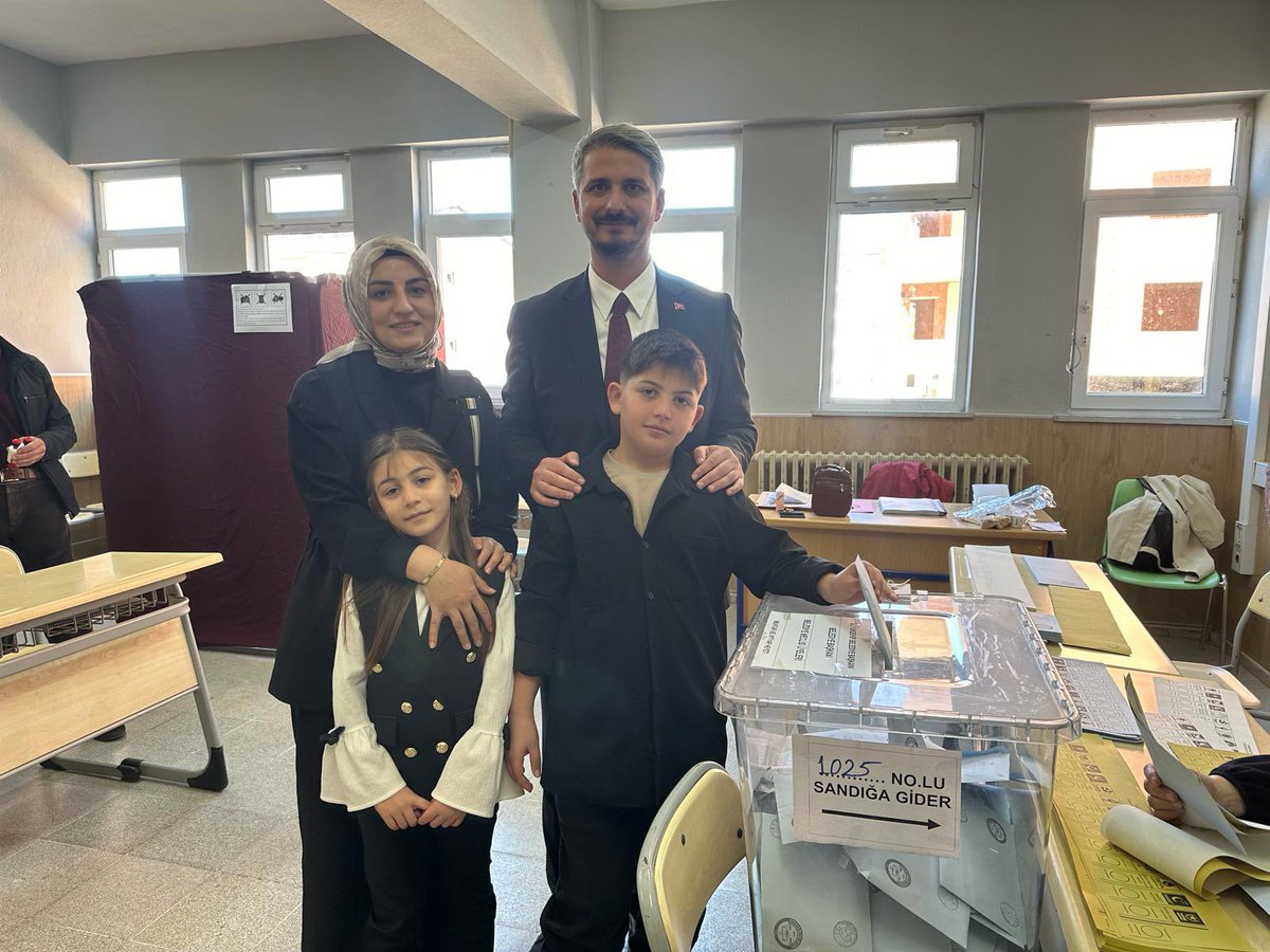 ibrahimkckresmi's tweet photo. Oyumuzu kullandık. Öncelikle Arsinimiz, Büyükşehirimiz ve ülkemiz için hayırlı olsun inşallah. https://t.co/GiKthuBUMg