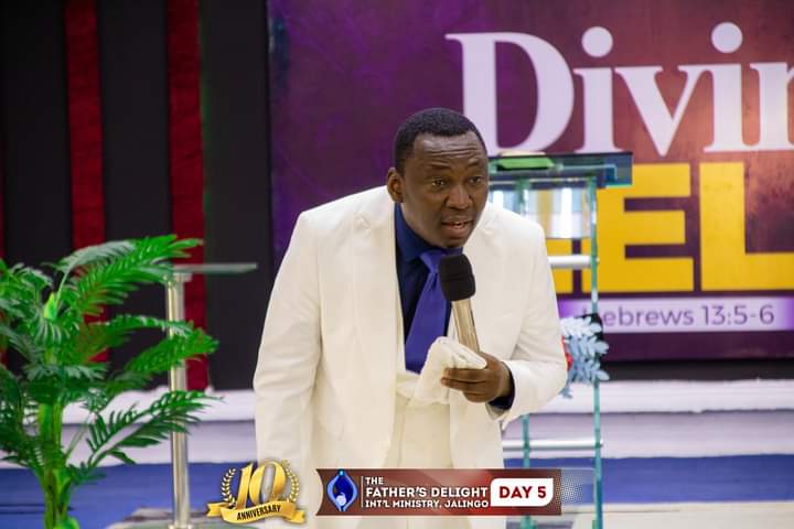 Naga_Sejent's tweet photo. Everything God says and does is designed to help you.
You cannot fellowship with God without receiving Divine help.
Your help is as real as the existence of God.
#RevJoshuaTende #Howtoreceivehelp #Easterservice #10thyearanniversarycelebration#2024ouryearofdivinehelp https://t.co/OvQE0A7Anh