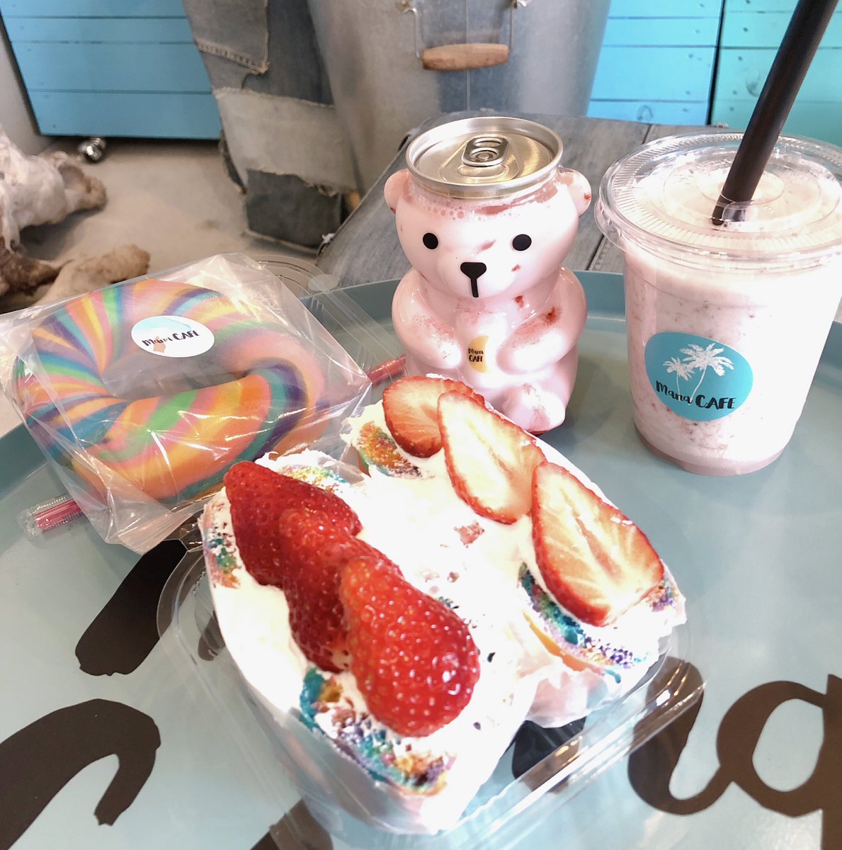 rurunomama1's tweet photo. 姪っ子が欲しがってたクッキー買いに甲府市へ🚗³₃
山梨のインフルエンサーの女の子らしい...
クッキー3種類購入✨️
自動販売機で販売してて価格は900円~2500円
店内でイチゴ🍓サンドベーグル
いちごミルクを注文
もう少し近くならなぁ
往復5時間20分😅疲れた
#ManaCAFE
#山梨県甲府市 https://t.co/d8aZwUNBkD