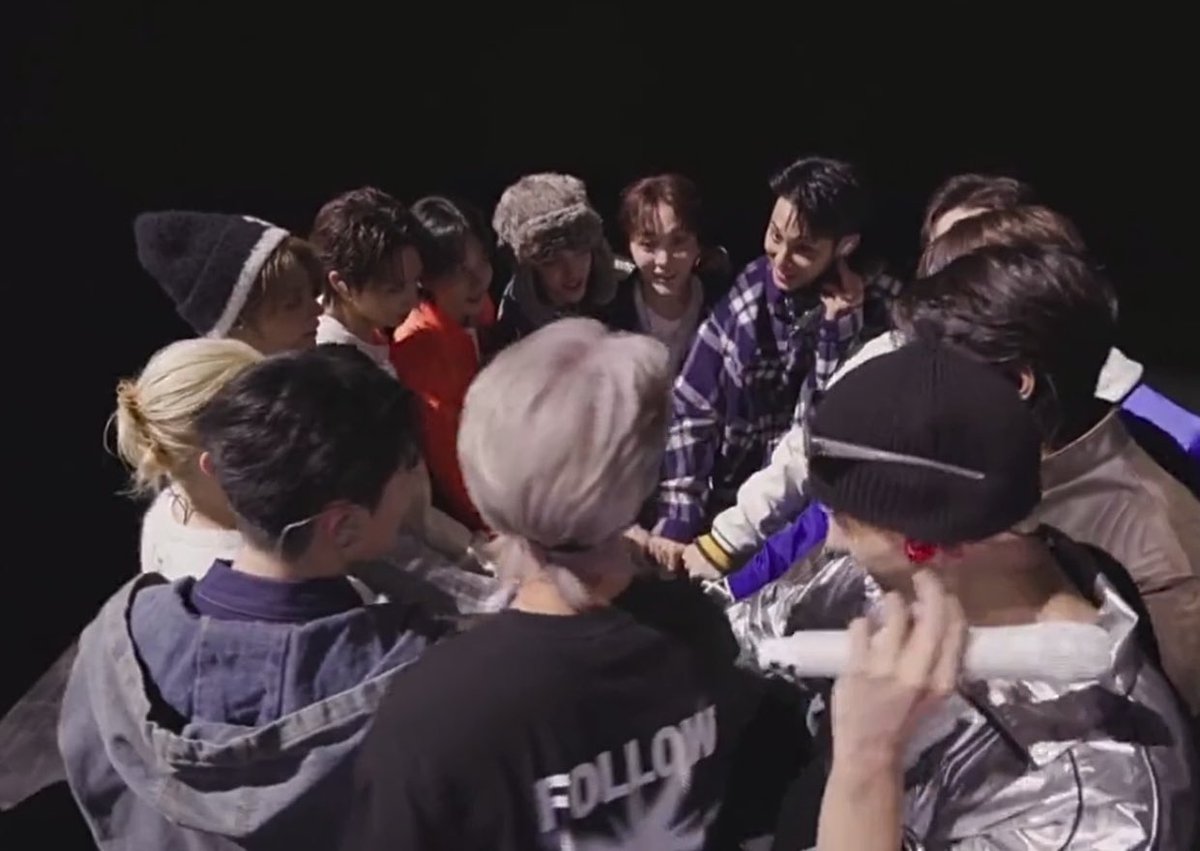 sounds_of_cheol's tweet photo. seventeen 🖤🖤🖤 https://t.co/hVg5PWxyve