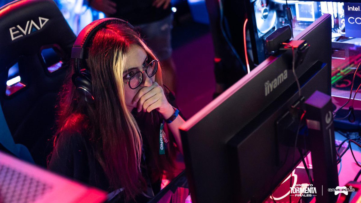 Me &amp; my fav player 🤓