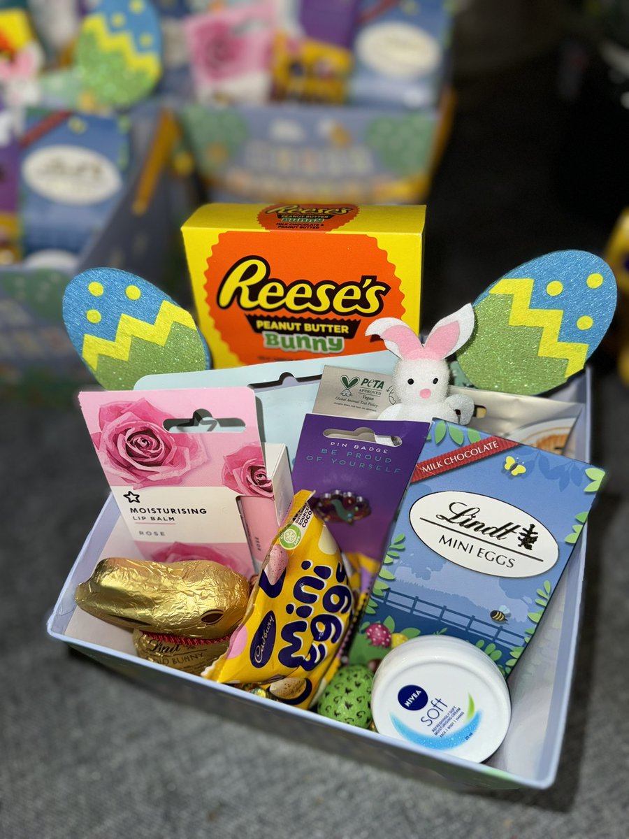 Ujala935523512's tweet image. A wonderful way to show appreciation to my placement Team! Self care Easter baskets are a great idea for promoting relaxation and rejuvenation. Including items delicious treats will surely bring smiles to their faces! 🐰🌷
#CYStNN 
#NHS 
#BDCFT 
#easter2024