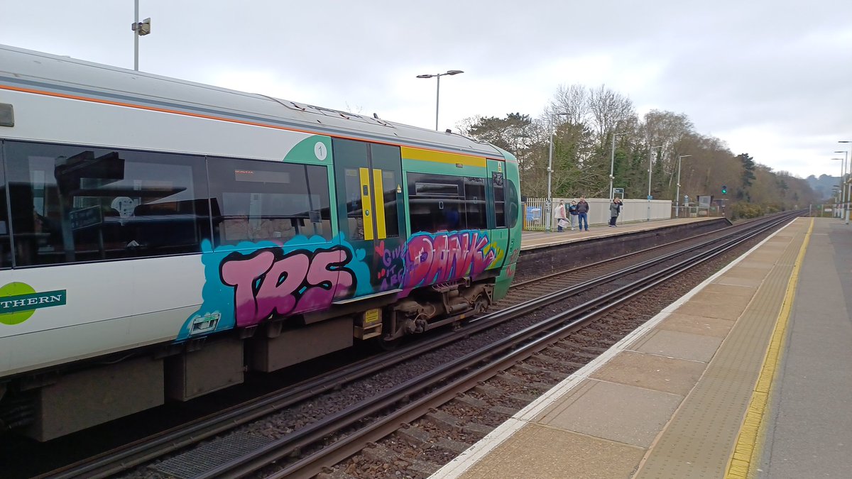 Dear <a href="/SouthernRailUK/">Southern</a> one of your trains with unit number of 377147 and carriage number of 78557 has been graffitied.