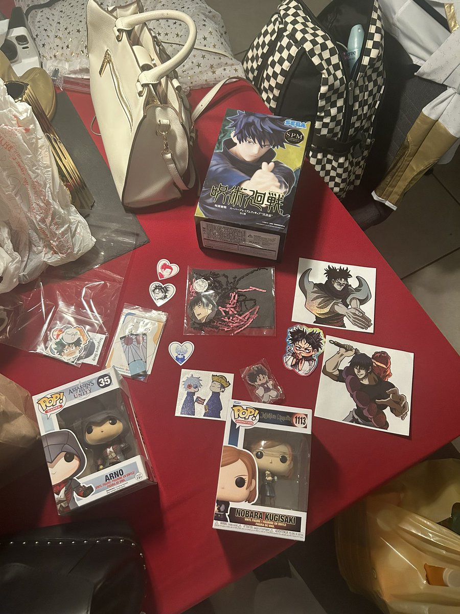 aizenluvr's tweet photo. saturday’s haul on #PRCC2024 + some more choso 🫶🏻 https://t.co/vIDwQyEHGn