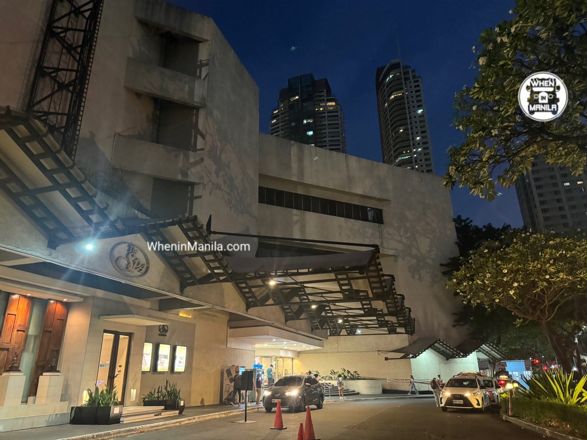 WhenInManila's tweet photo. Today is the last day of Greenbelt 1 before its demolition. 

Greenbelt 1 is Ayala’s oldest mall, having been built in the 1970s. It was co-developed and designed by national artist for architecture Leandro Locsin.

Share your Greenbelt 1 memories! https://t.co/o44Fov8Slu