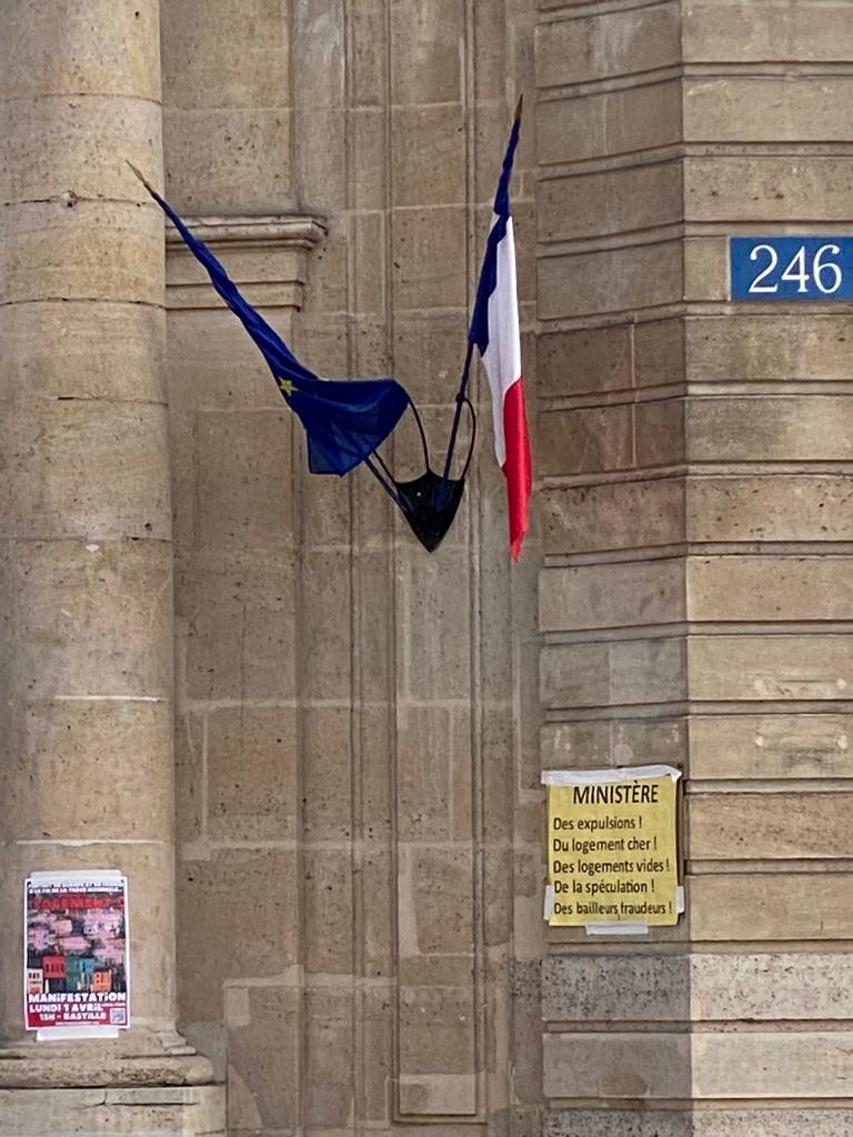 Droit Au Logement (@federationdal) on Twitter photo 1983 : 3.305 familles expulsées par la police;
2023 : 21.500 ,
C est 7 fois + en 40 ans
C’est + que le nombre de familles (19.485 ménages) vivant à Chartres, ou est élu <a href="/guillaumekasba/">Guillaume Kasbarian</a> , ministre du logement. 1983 : 3.305 familles expulsées par la police;
2023 : 21.500 ,
C est 7 fois + en 40 ans
C’est + que le nombre de familles (19.485 ménages) vivant à Chartres, ou est élu <a href="/guillaumekasba/">Guillaume Kasbarian</a> , ministre du logement.