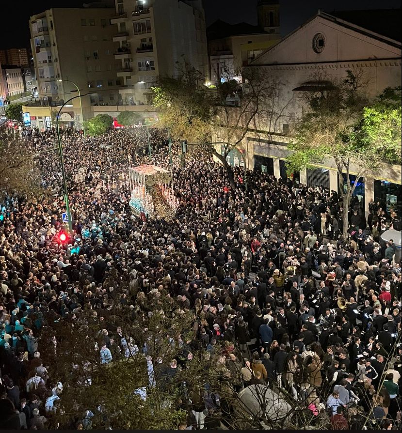 Y así terminó la Semana Santa, Sevilla alrededor de la Esperanza.