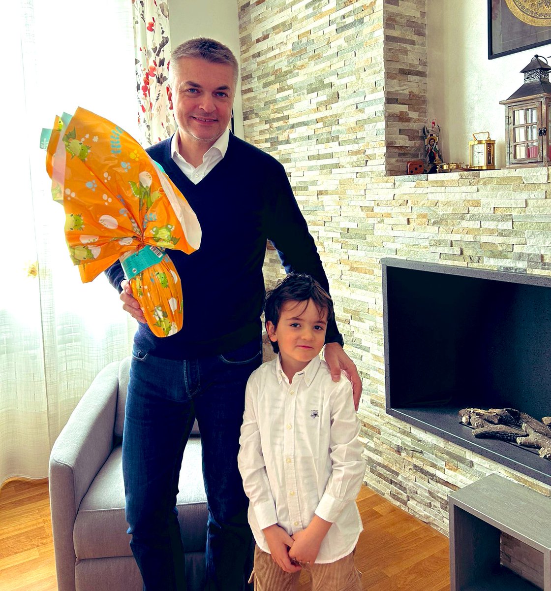 edorixi's tweet photo. 🕊️ Buona Pasqua a tutti. Che questo giorno sia colmo di pace e serenità per ognuno di voi. 

#Pasqua #Pace #Serenità https://t.co/aiQPu7svcN