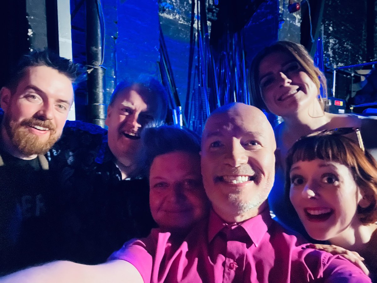 A wee photo of the backstage shenanigans with the comics at The King’s Theatre yesterday @GlasgowComedy Festival Closing Gala! Such a lovely fun gig and Susie McCabe is a well deserved winner of the Sir Billy Connolly Spirit of Glasgow Award. Such a lovely person too ❤️👍