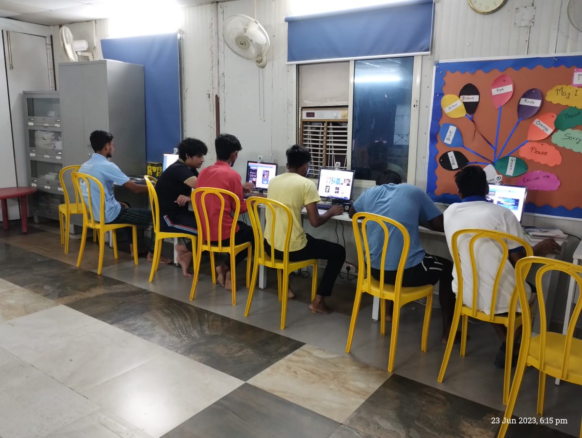 apnipathshala_'s tweet image. Empowering the future! Udaan Foundation, Delhi, is using Apni Pathshala to bring digital education to their community's children. One child, one computer, endless possibilities!
@malpani @Madhu_suri @udaan4children
#DigitalEducation #CommunityLearning #ApniPathshala #kids