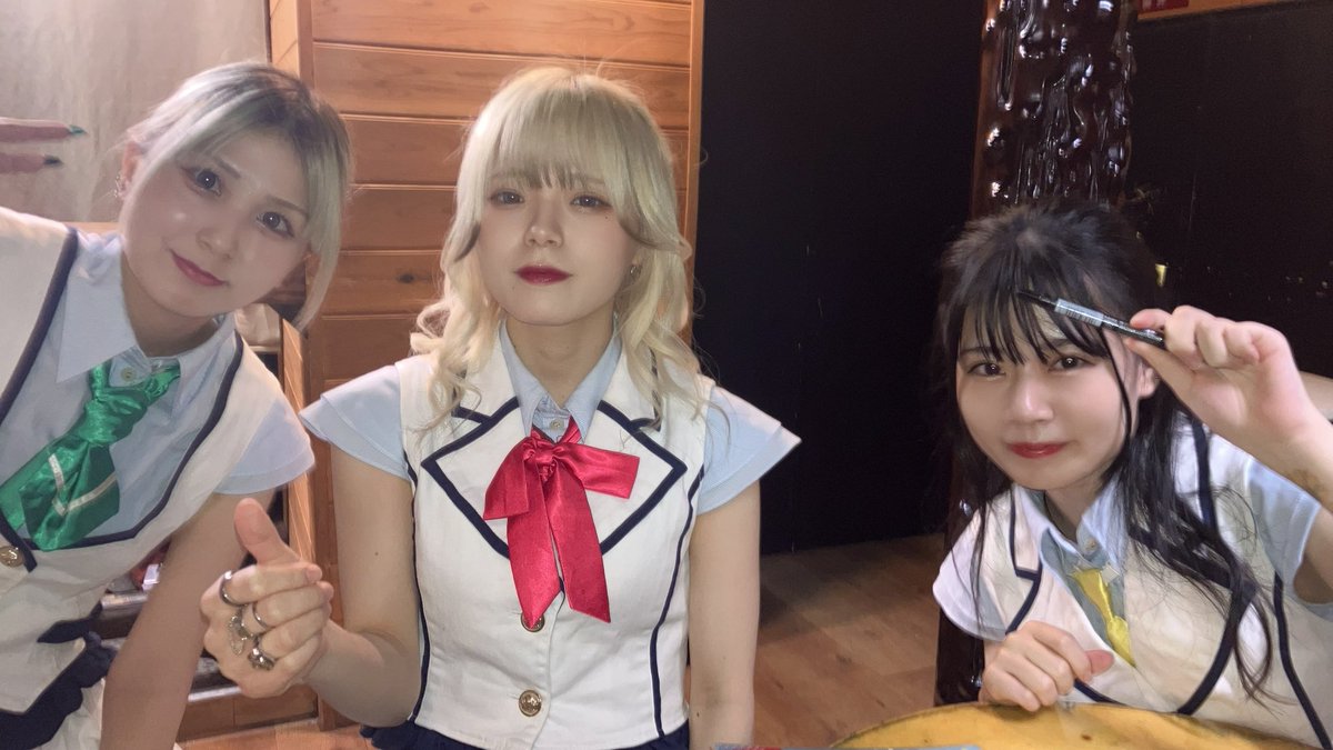 Month_idol's tweet photo. 本日もありがとうございました✨
こちらの衣装ラストでした

次のライブは4月13日(土)最後の熊本遠征です🧸
お待ちしております 💚💛❤️‍🔥 https://t.co/NOBfVKlCXY