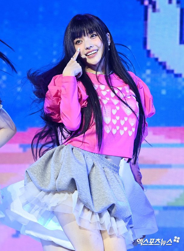 keitadj3's tweet photo. #ILLIT ミニ1集「SUPER REAL ME」7日目累積販売量 31.7万枚（集計中）歴代ガールズ1位✨

ガールズグループ歴代デビューアルバム初動販売量
1 ILLIT 31.7万枚（7日目）✨ 
2 NewJeans 31.1
3 ルセラフィム30.7
4 NMIXX 22.7
5 Kep1er 20.6
#イロハ ✨ https://t.co/azhB9eWJmU