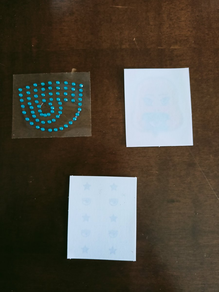 La sorpresa nell'uovo piccolino da 3 €.😅😅😅 Mi sa che la Dolci Preziosi debba ancora smaltire le sorprese delle uova #ChiaraFerragni di qualche anno fa