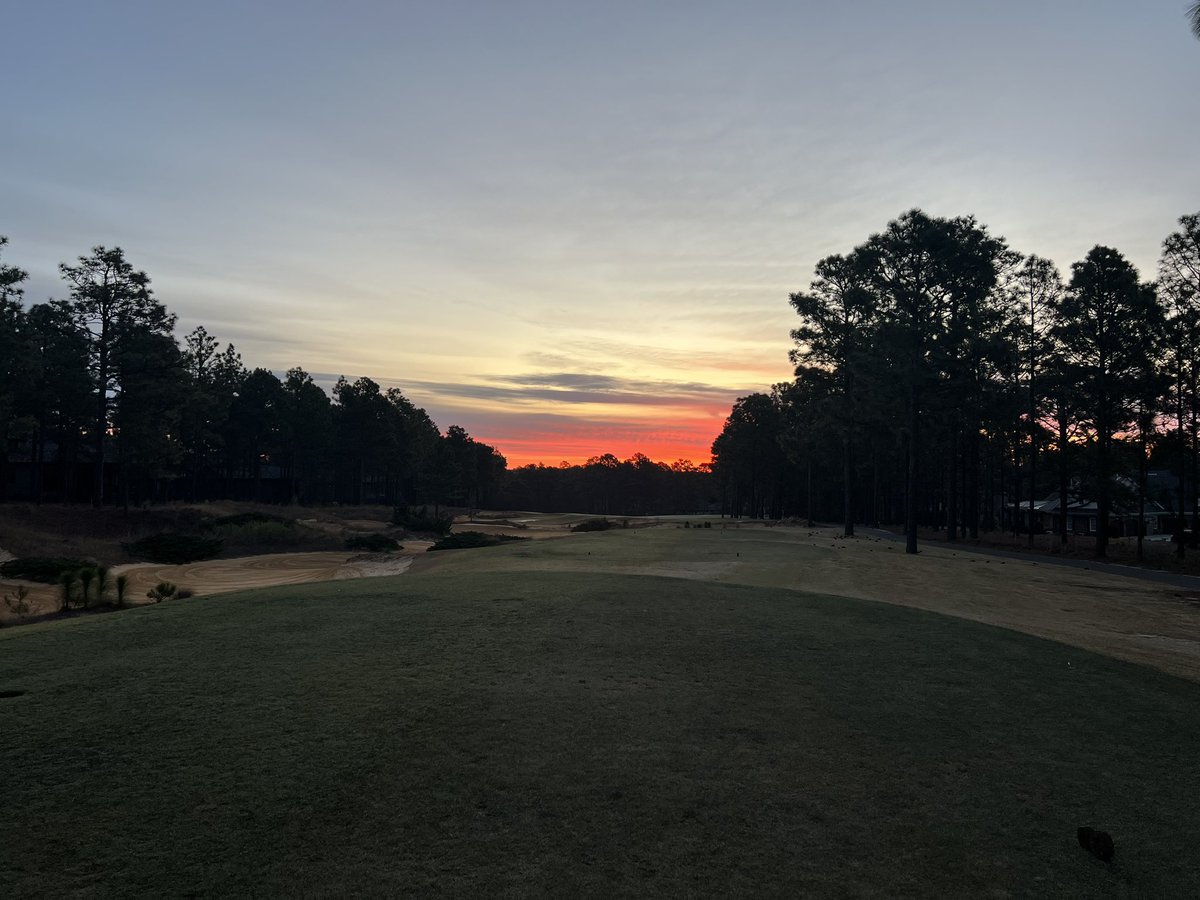 turfguy222's tweet photo. Happy Easter to all my Turf Brothers and Sisters. #mycarolinasmorning @Carolinas_ASST @SandhillsGCSA @CarolinasGCSA https://t.co/cJ8uzYSEcu