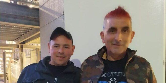 subiddanoesu's tweet photo. Pettirosso e Roberto protagonisti in TV https://t.co/ZhHIvZys8u https://t.co/eGs7PSUmQC