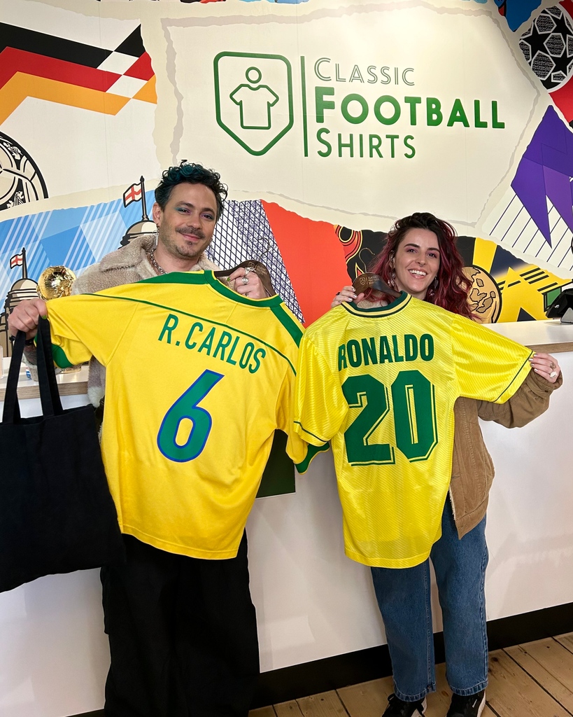 Michel and Carla came all the way from Brazil to pick up two national team legends, Roberto Carlos and Ronaldo! Thanks for visiting 🇧🇷