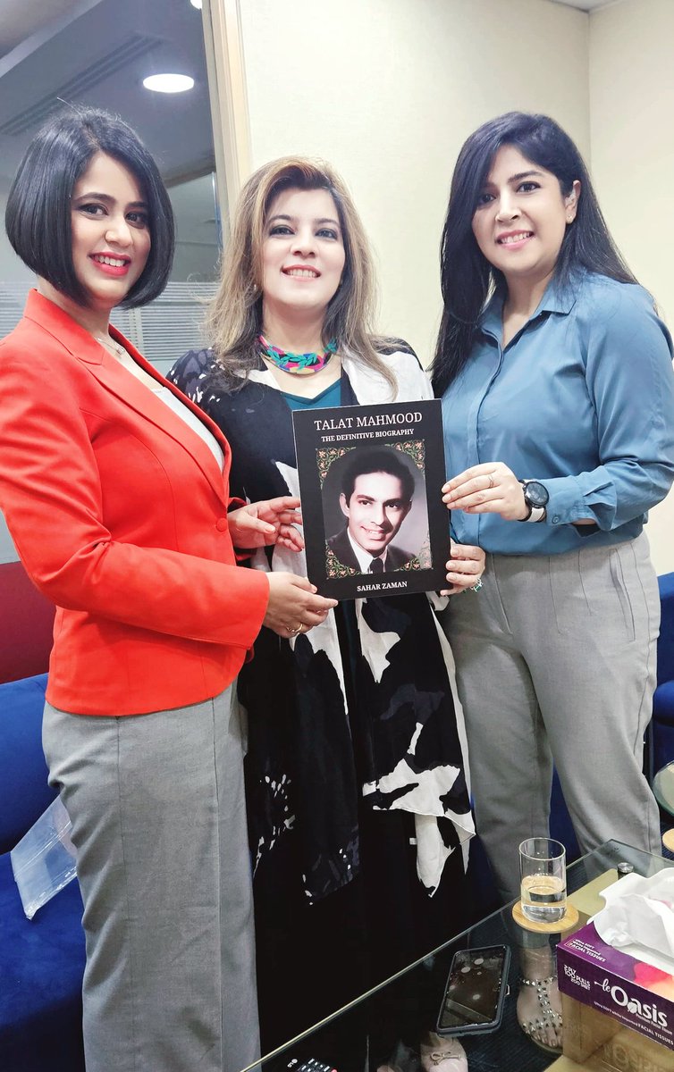 In the thick of #Elections2024 news at @TimesNow,we catch up on calm,gentle melodies of #TalatMahmood. Talat@100 brings smiles to @DEKAMEGHNA , @anchoramitaw. Pls get ur copy frm notionpress.com/read/talat-mah… #author #books #biography #authorlife #bookstoread #films #music #ghazals