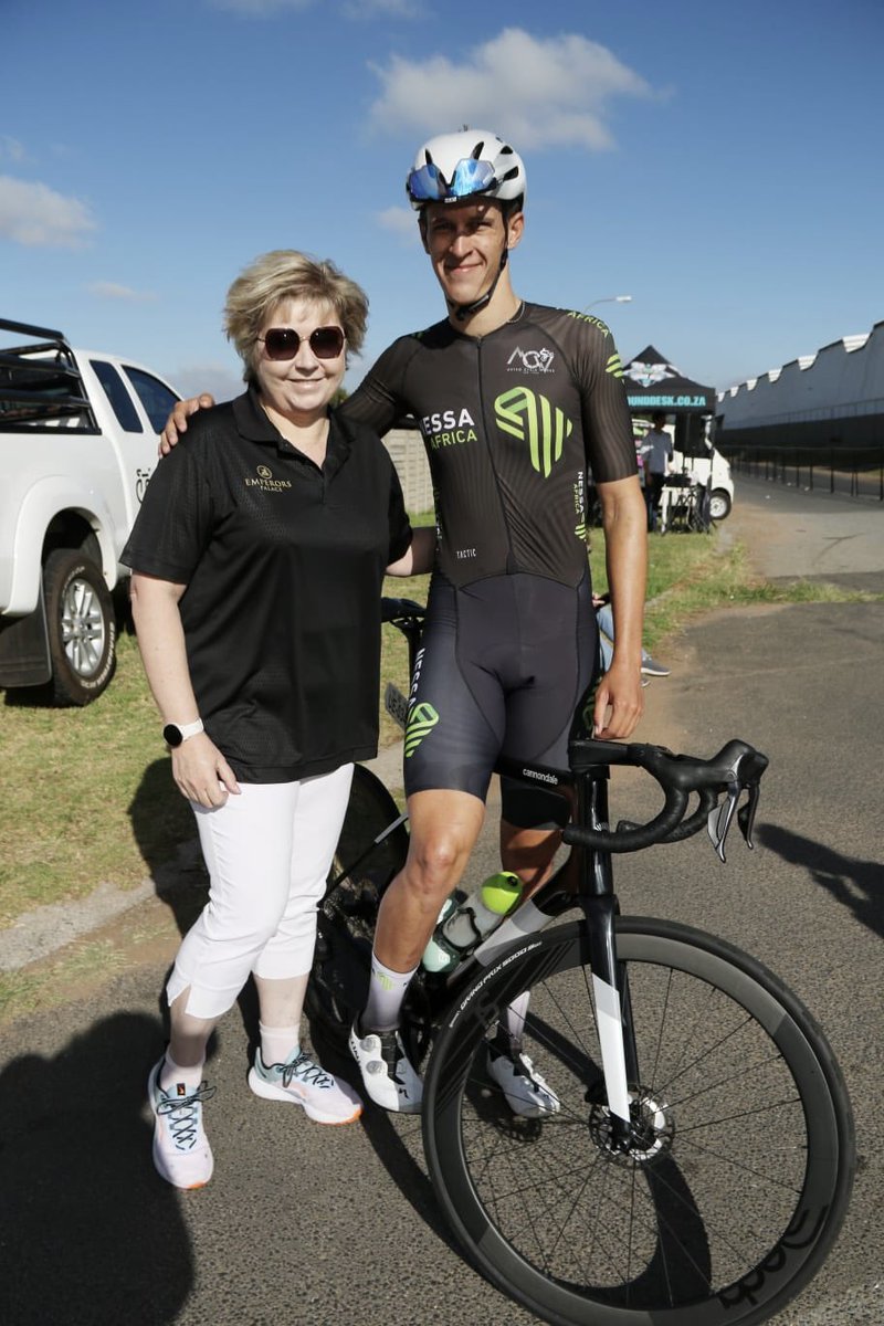 EmperorsPalace's tweet image. 15th edition of the Emperors Palace Road Classic at #ThePalaceOfDreams today.

Elite Men&apos;s winner wasChristiaan Klopper of Elardus Park. His time was 2:06:48 for 98km race.

Elite Women&apos;s 98km winner, Jo van de Winkel of KZN and runner-up, Lisa Bone of Bryanston.
#cyclechallenge