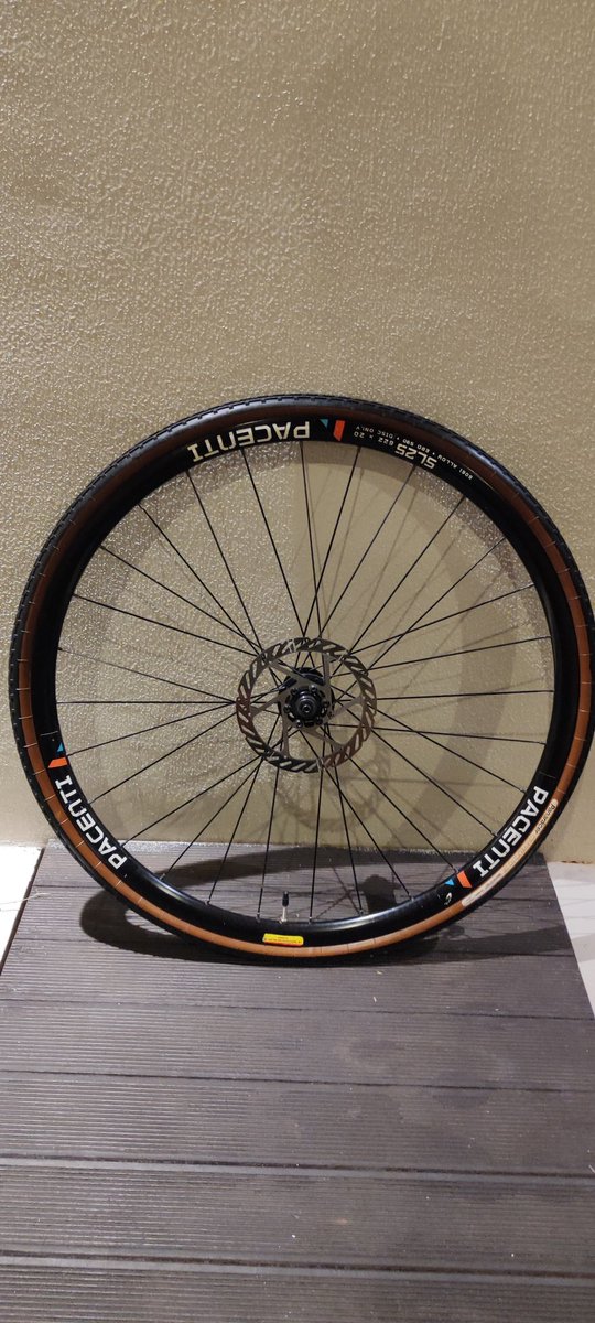 saik_el's tweet photo. For Sale, 

- frameset Salsa colossal
Steel frame, carbon fork
Size setara polygon bend size L, 58
7.4jt

- gravel wheelset by DB wheels
rim pacenti SL25 - inner width 20
hub bitex - 6 bolt disc
avid g2 disc 160mm
spoke sapim cx ray
panaracer gk 700x32
4.45jt

#fnfjb https://t.co/kQaAC2pQSE