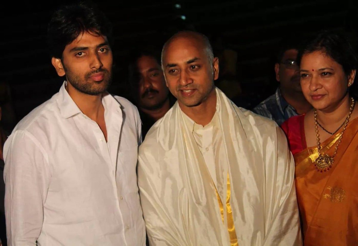 KrishnaManineni's tweet photo. “May the joy that you have spread in the past come back to you on this day. Wishing you a very happy birthday bava ❤️

@JayGalla 🎂 https://t.co/cHwHI0vpBq