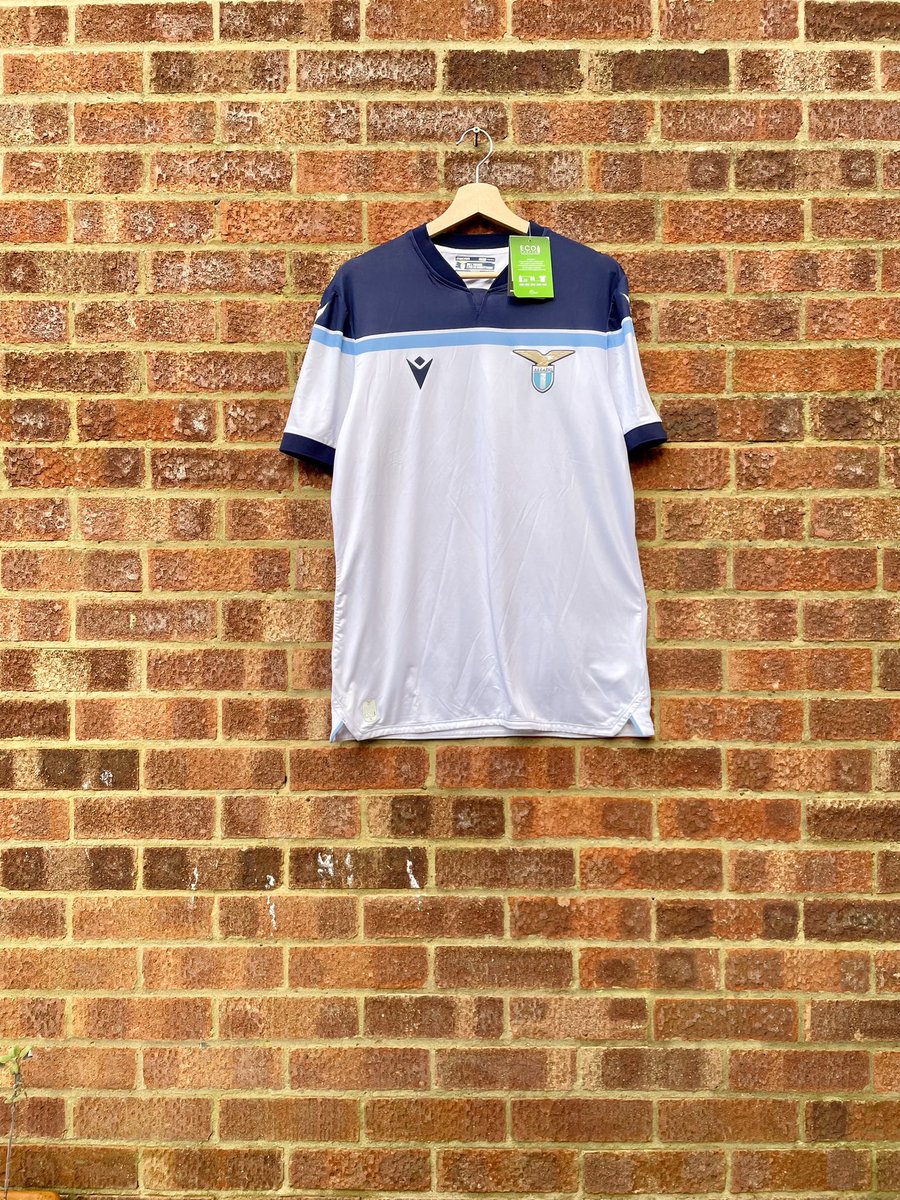 CCShirtsUK's tweet photo. Lazio 2021/2022 Away Football Shirt - *BNWT* - XL - £29.99
Worn when #Lazio finished 5th in #SerieA and made the #CoppaItalia quarter finals under manager Maurizio Sarri
https://t.co/idD6Efd6E1
#SSLazio #CMonEagles #Aquile #Italy #Italia #Biancocelesti #ClassicFootballShirts https://t.co/8Qy0h9cItD